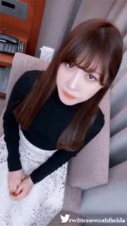 [美人三部!]女神完美骑乘位，看着镜子反射的脸庞就知道她多沉醉!!~(2)